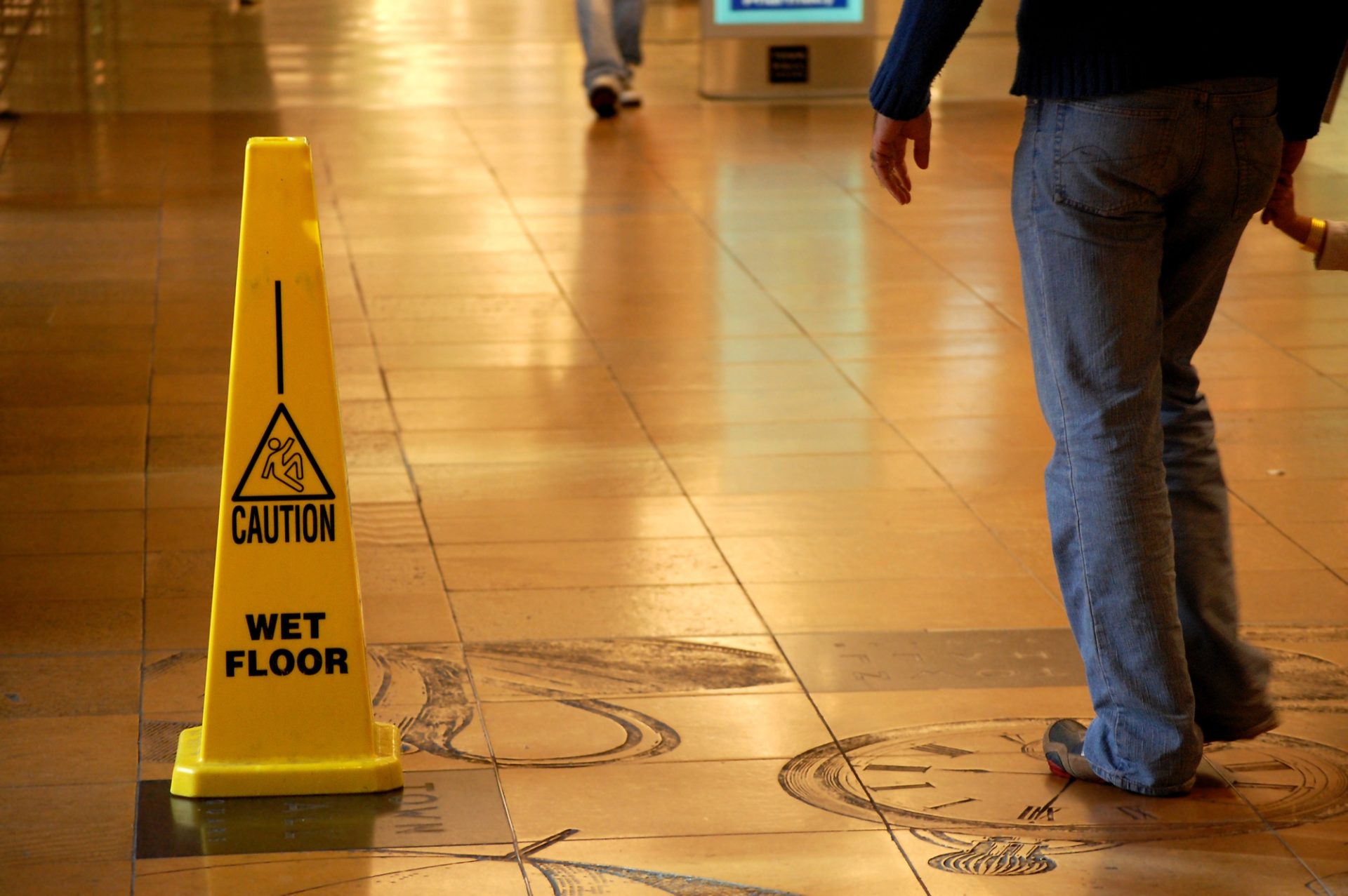 how to handle a slip and fall accident